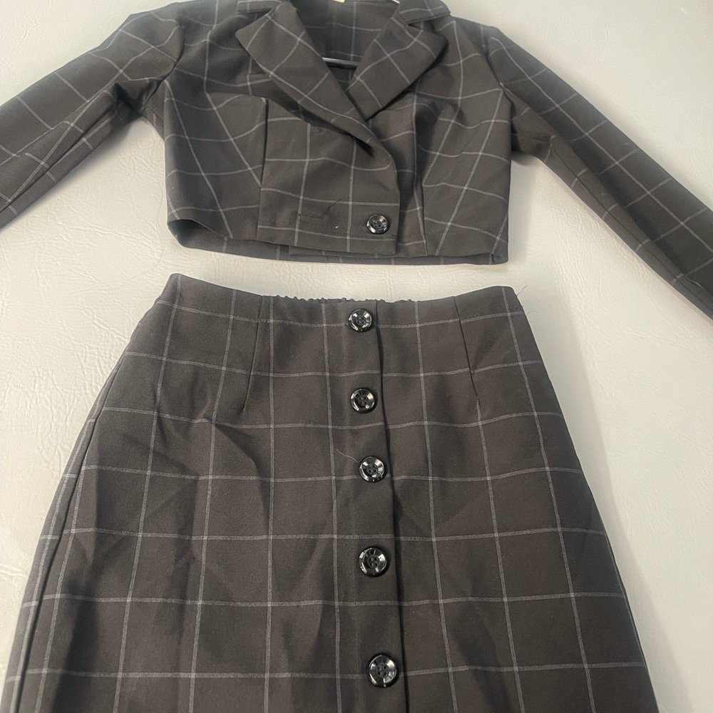 Kingston XS Blavk and White Plaid Cropped Blazer and Skirt Set - 2 Piece Suit